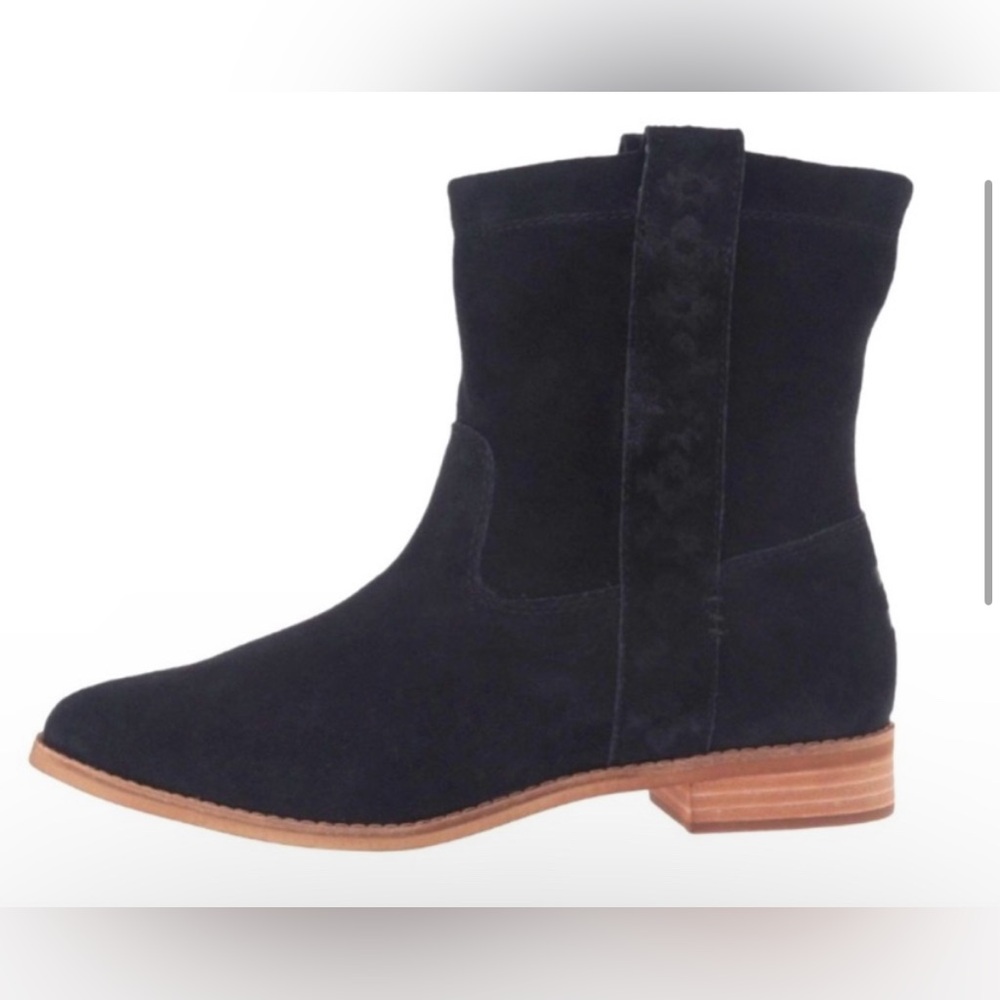 TOMS Laurel Black Suede Ankle Booties size 7.5